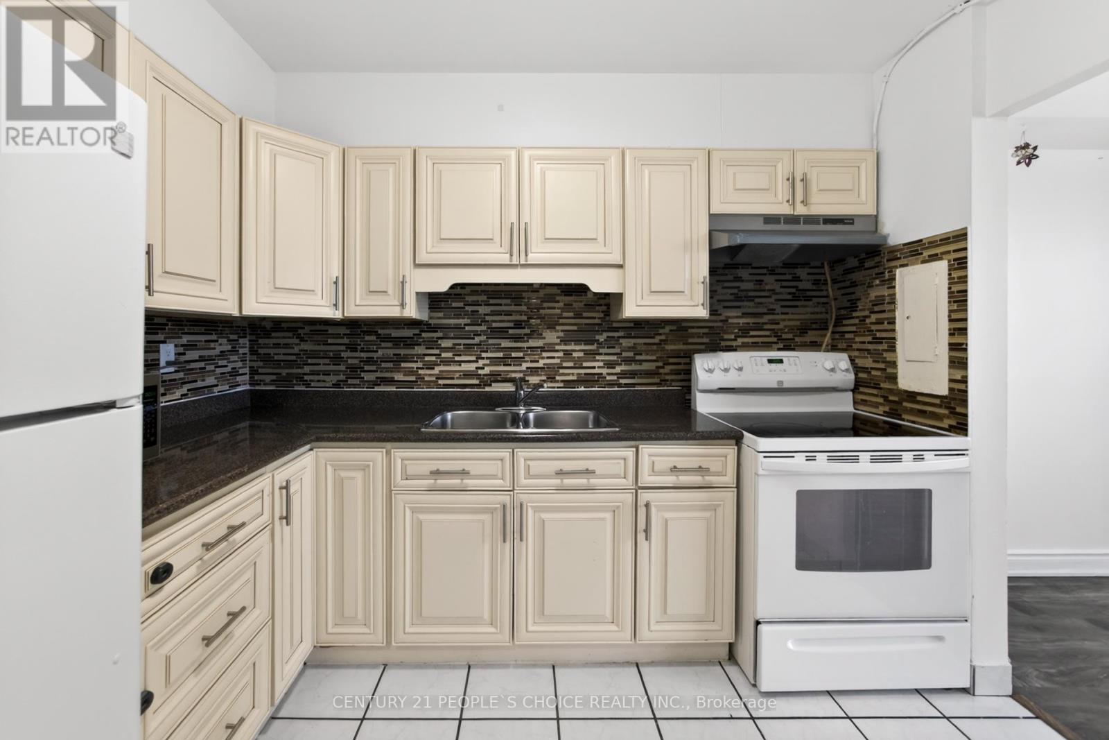 #902 3390 WESTON ROAD - 20