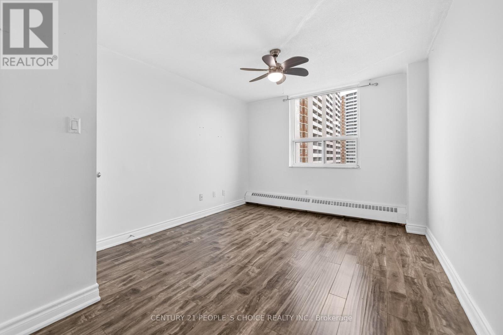 #902 3390 WESTON ROAD - 25