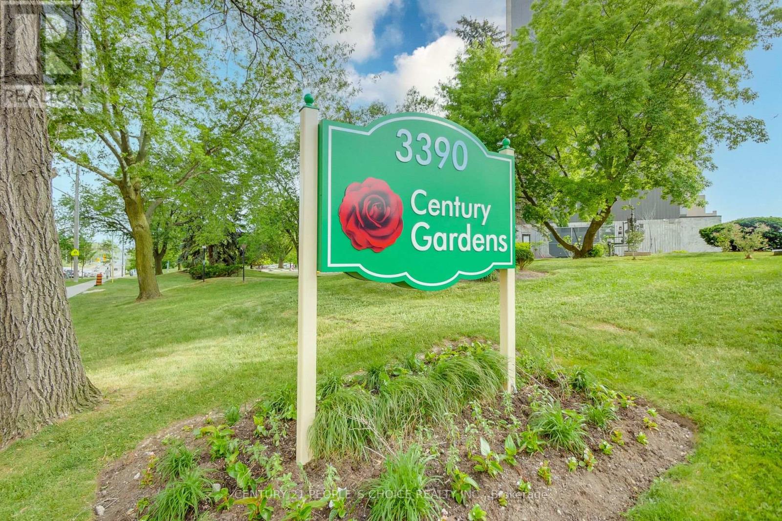 #902 3390 WESTON ROAD - 45