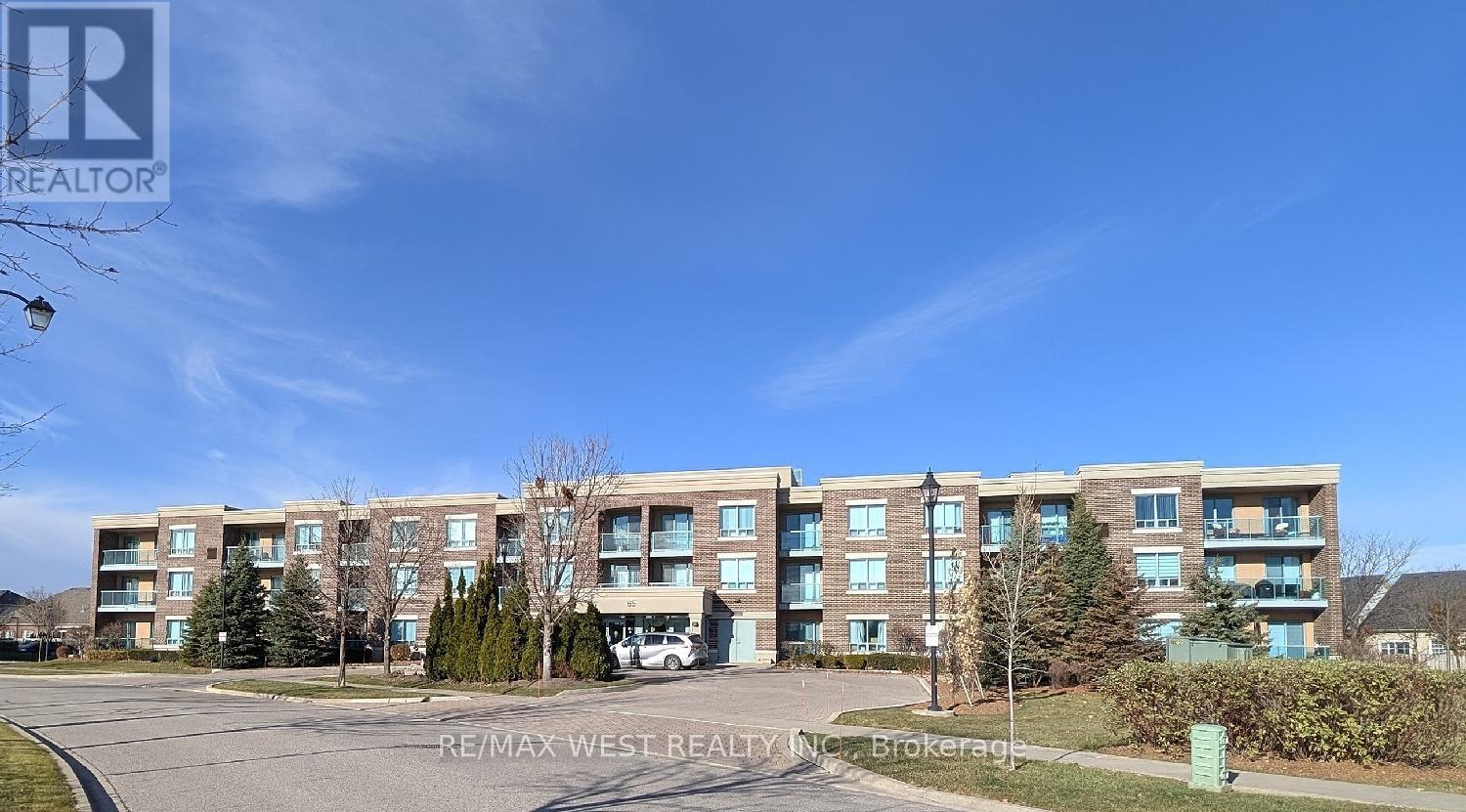 203 - 65 VIA ROSEDALE