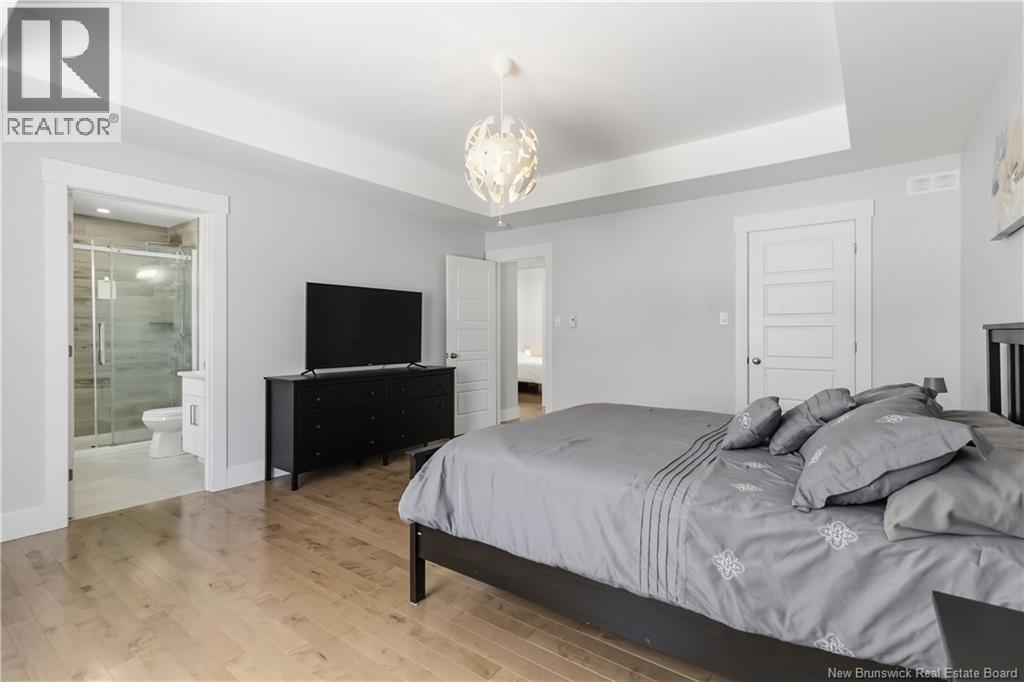 92 Satara Drive - Thumbnail 20