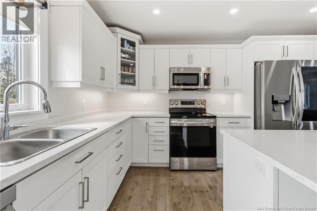 92 Satara Drive - Thumbnail 13