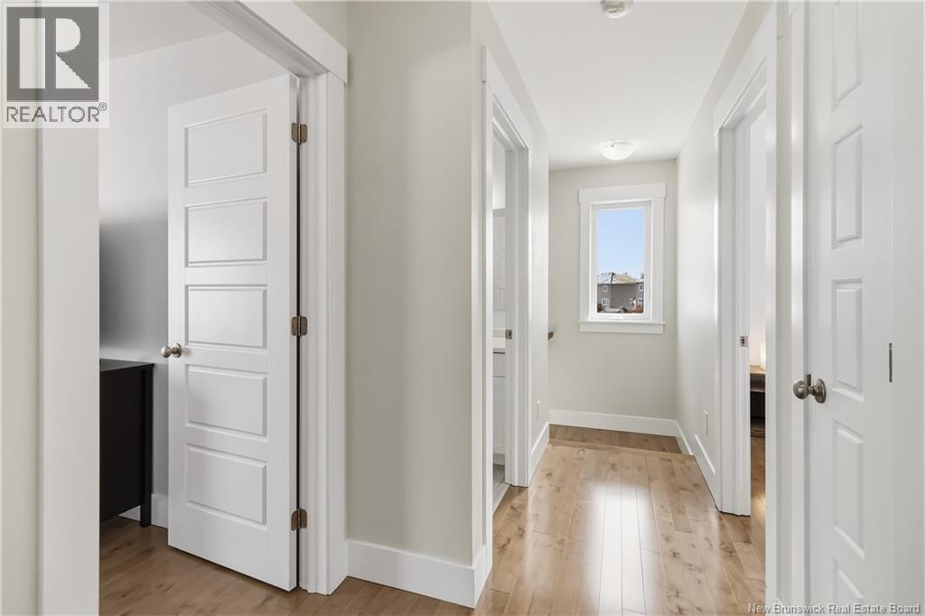 92 Satara Drive - Thumbnail 17