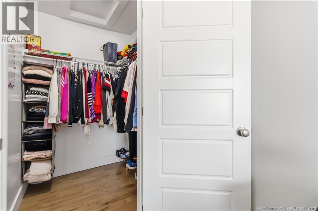 92 Satara Drive - Thumbnail 21