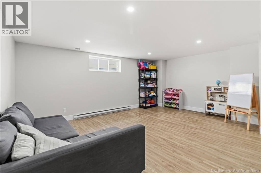 92 Satara Drive - Thumbnail 26