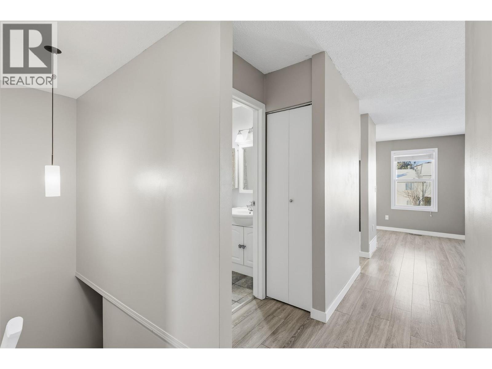 383 HOLLYBURN DRIVE - 21