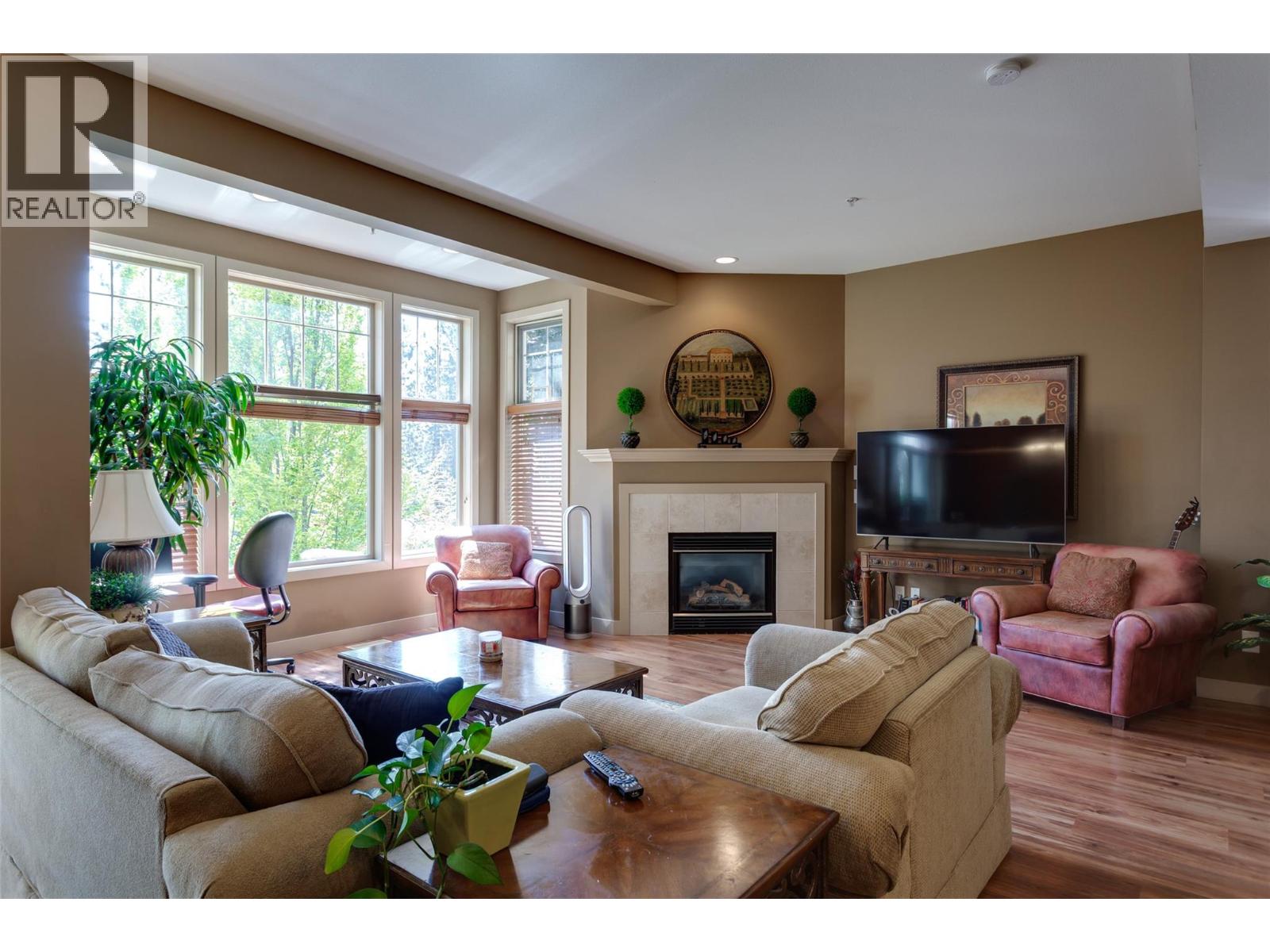 #105 1795 COUNTRY CLUB DRIVE - 12