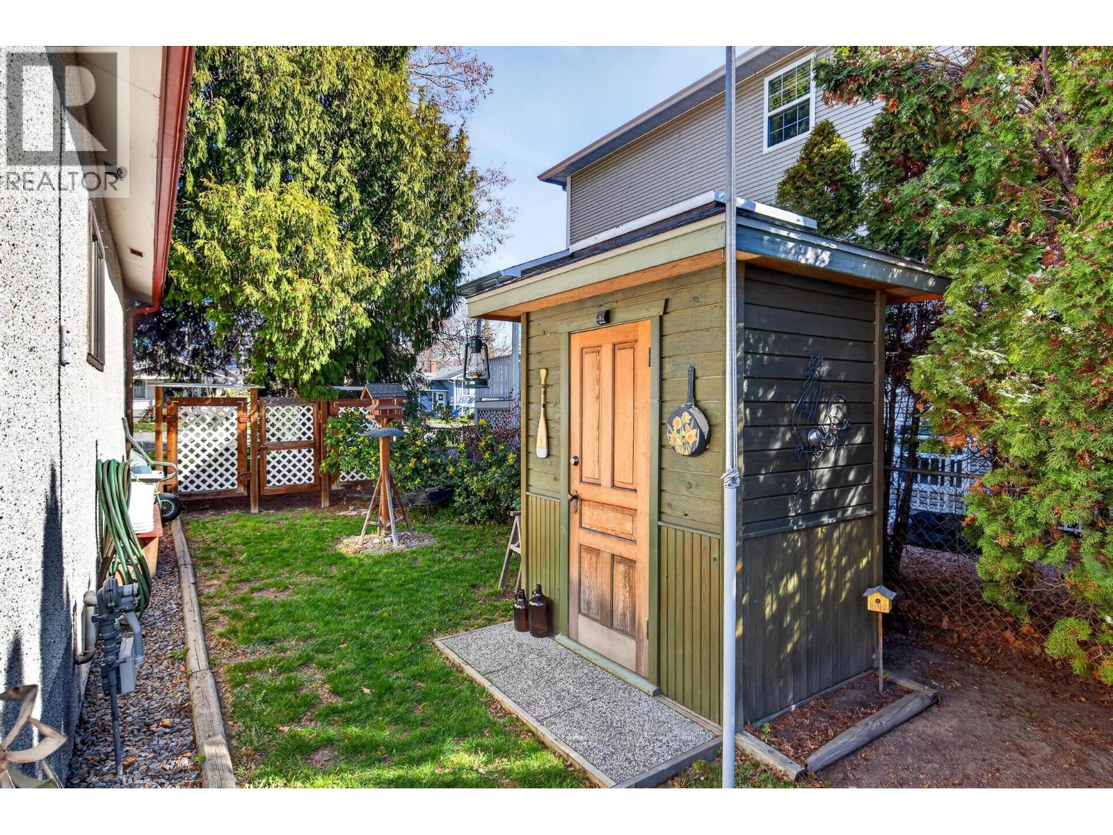  797 Dehart Avenue, Kelowna