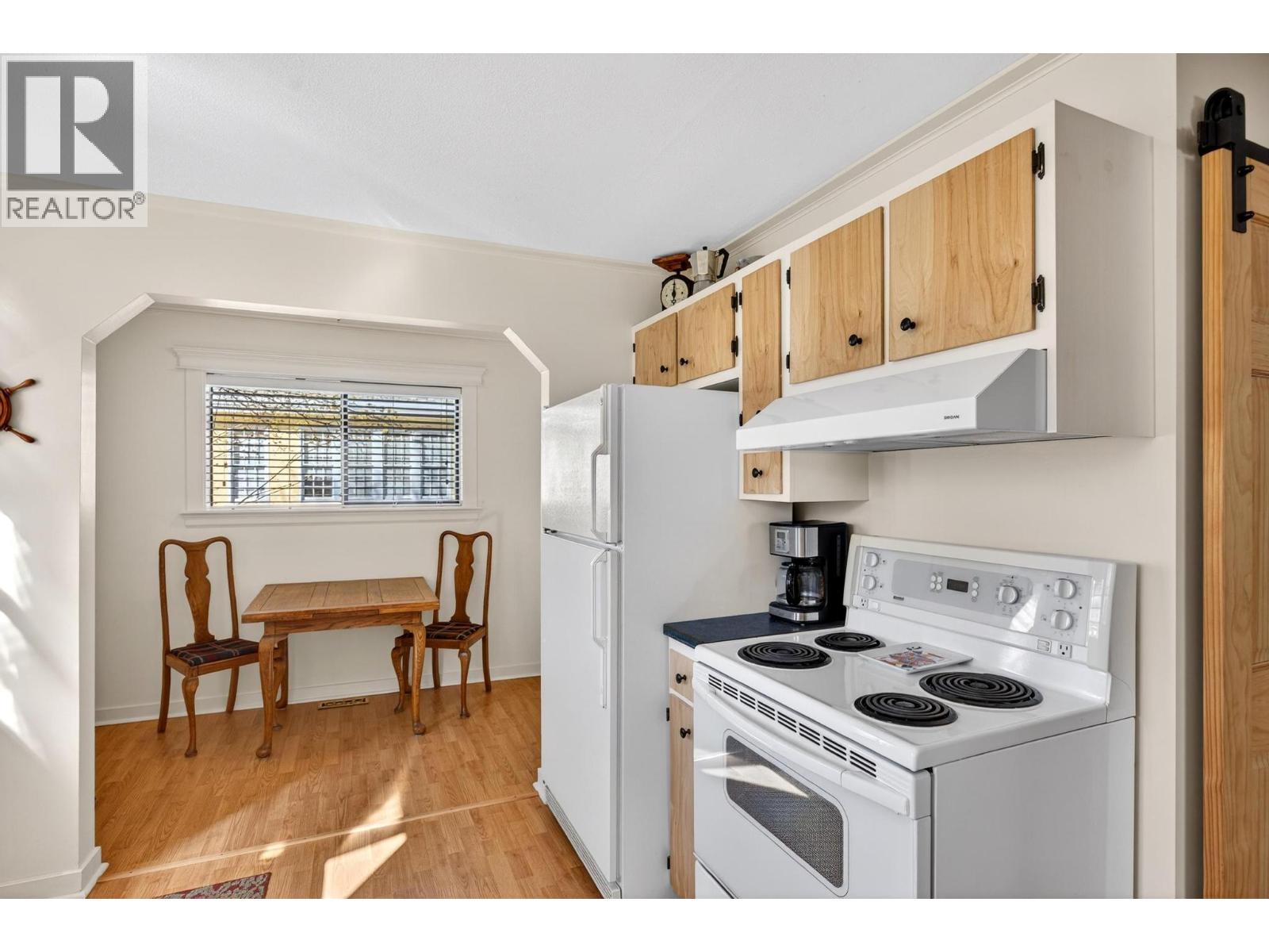  797 Dehart Avenue, Kelowna