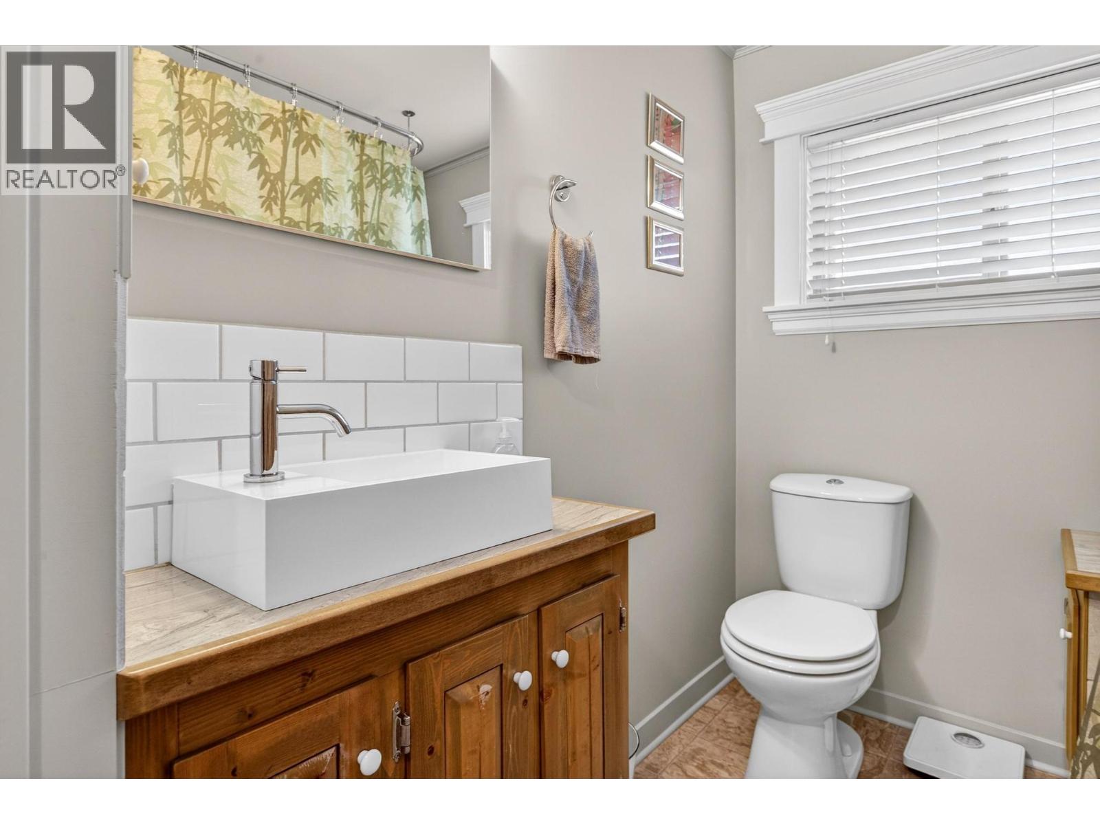  797 Dehart Avenue, Kelowna