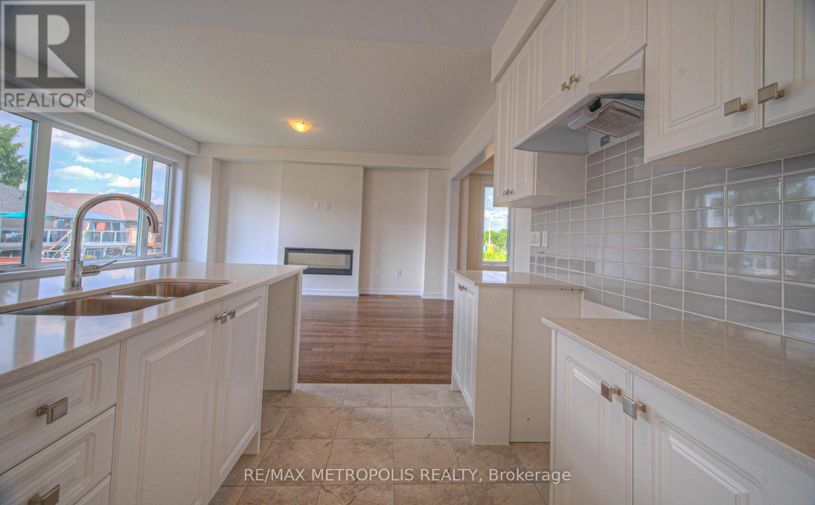 100 MOSS DRIVE - 21