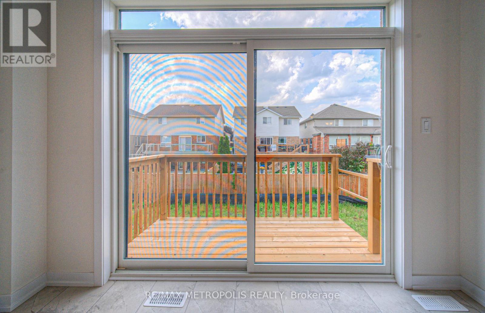 100 MOSS DRIVE - 24