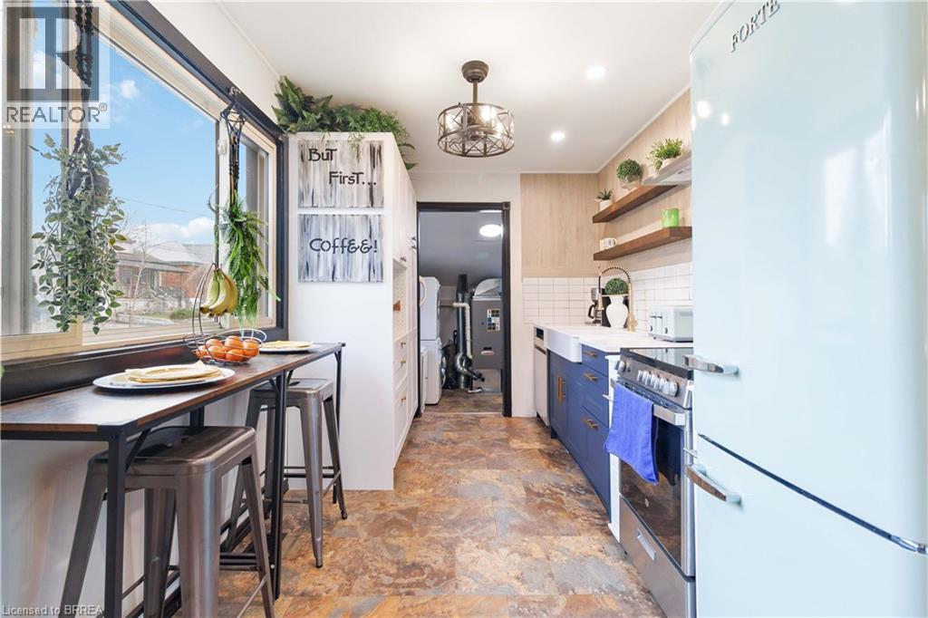 213 ELGIN Street — photo 19