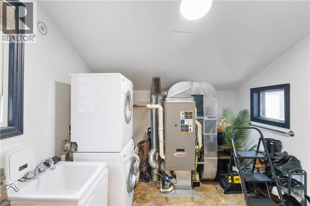 213 ELGIN Street — photo 28