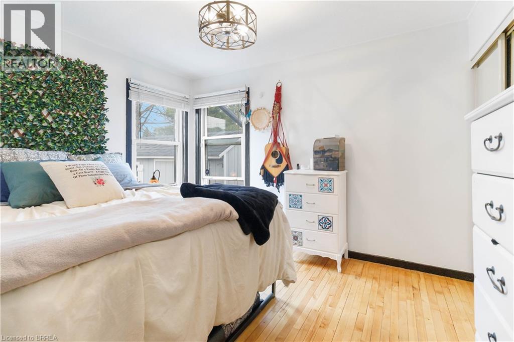 213 ELGIN Street — photo 32