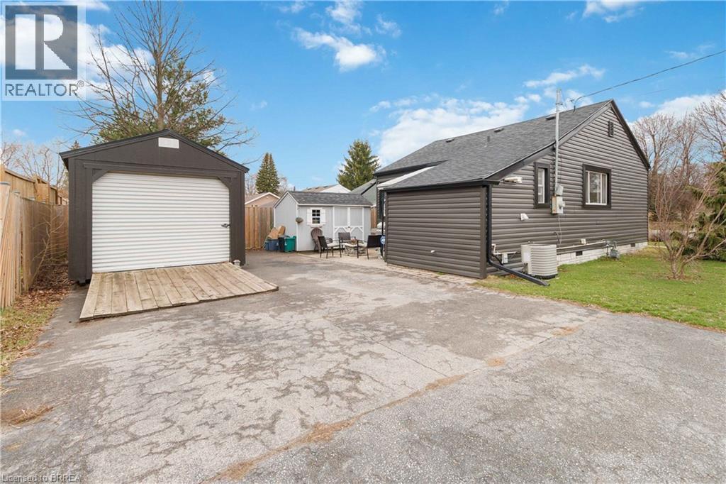 213 ELGIN Street — photo 41