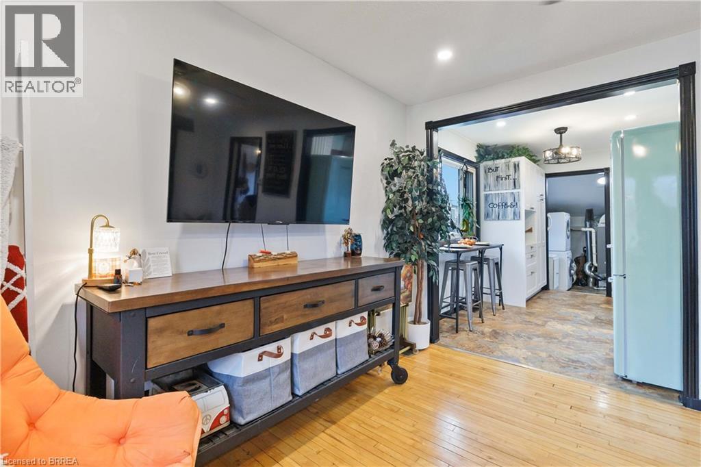 213 ELGIN Street - 9
