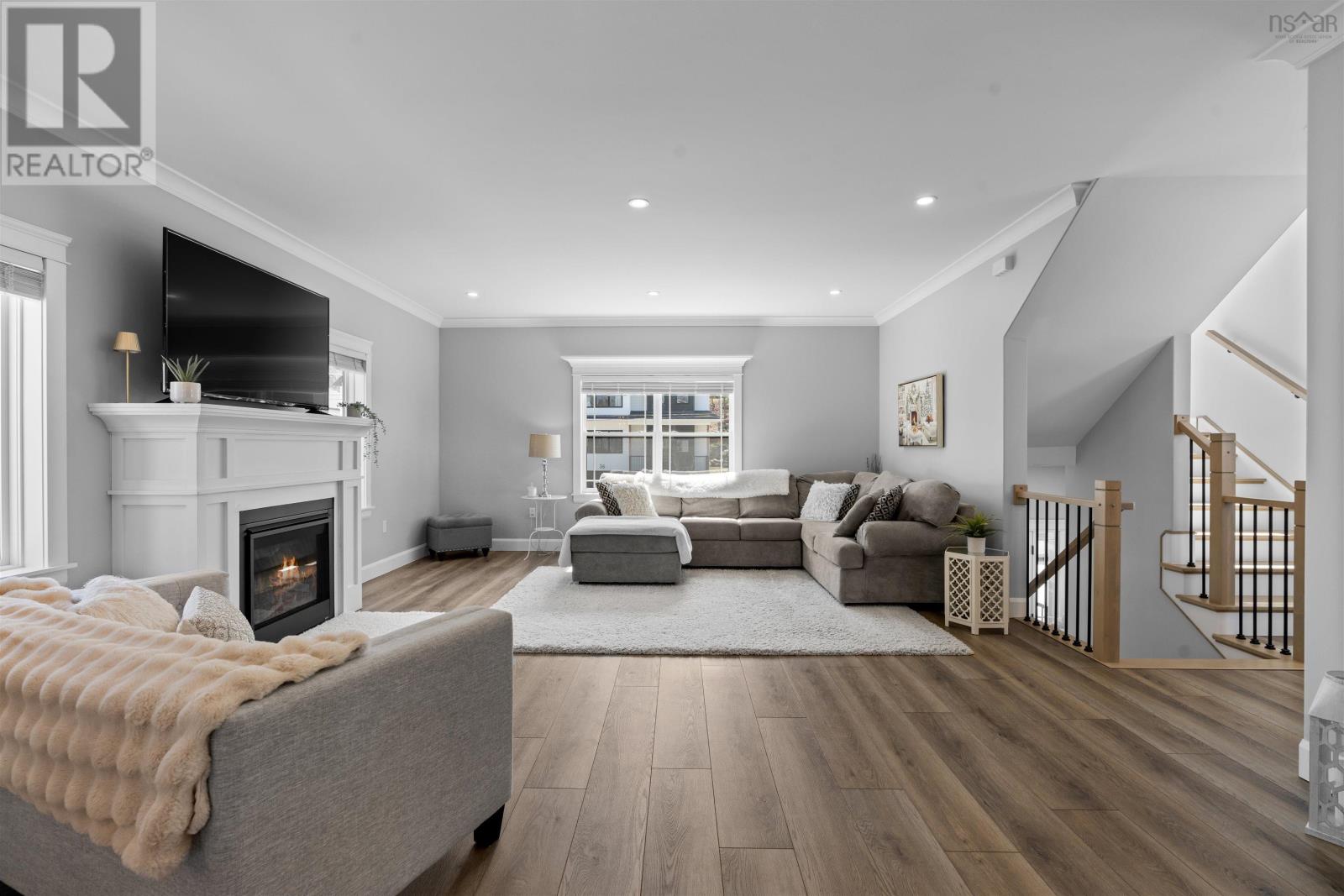 Property 28 of 50 of 35 Angel Court