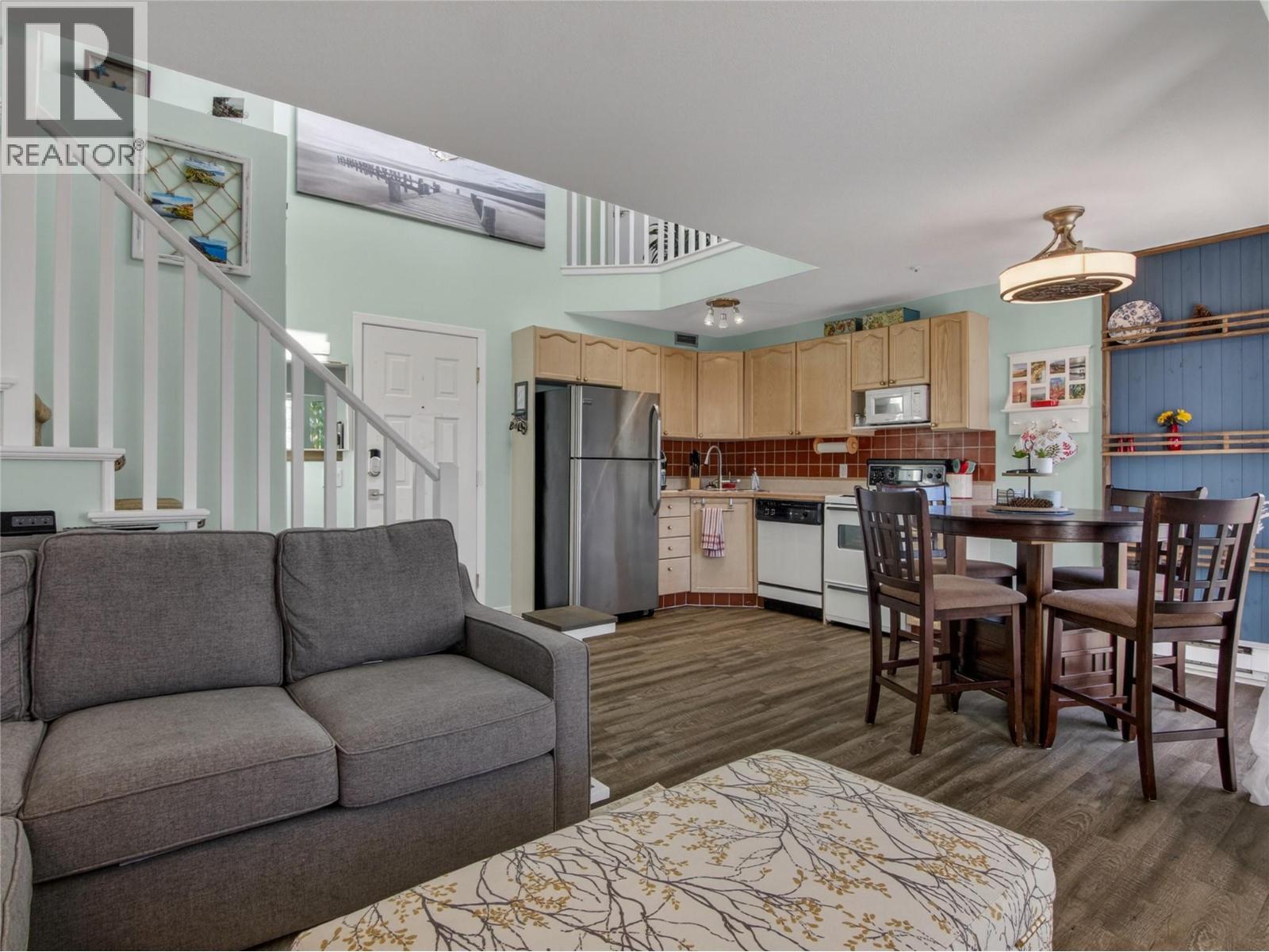 #17 1133 MAIN STREET - 10