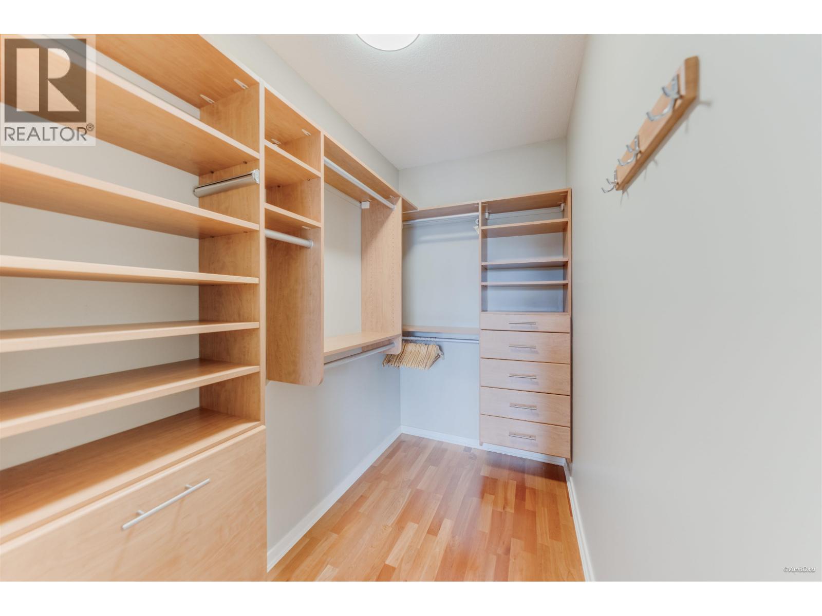 510 530 RAVEN WOODS DRIVE, North Vancouver