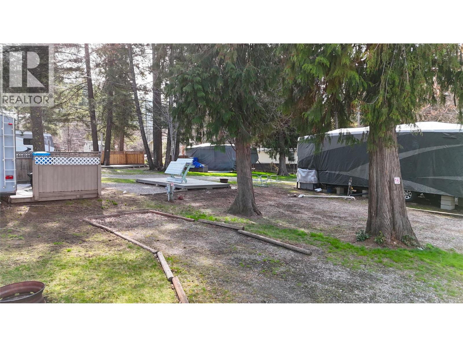 61 KINGSLEY Road — photo 42