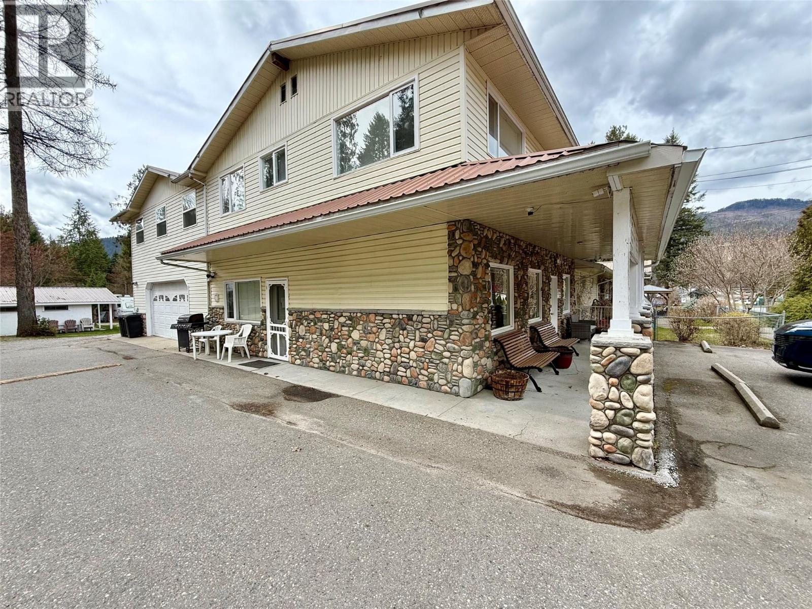 61 KINGSLEY Road — photo 3