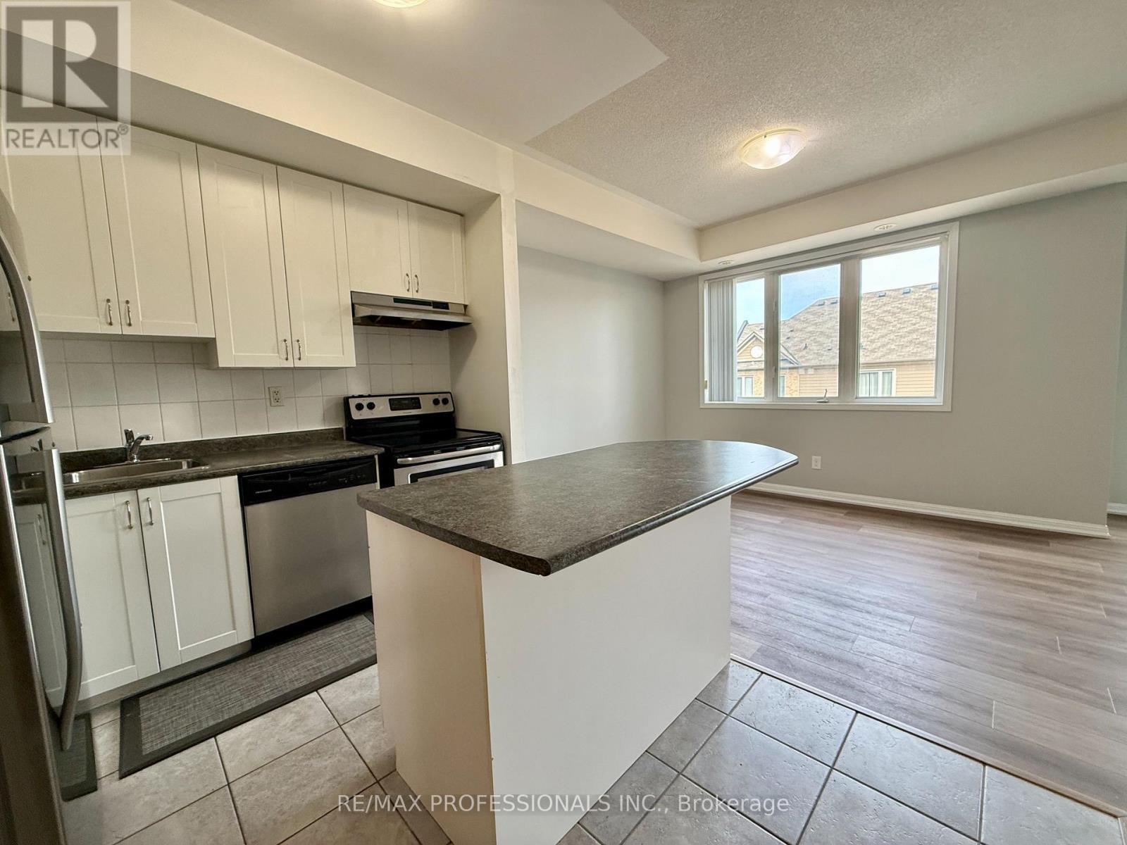 313 - 3075 THOMAS STREET