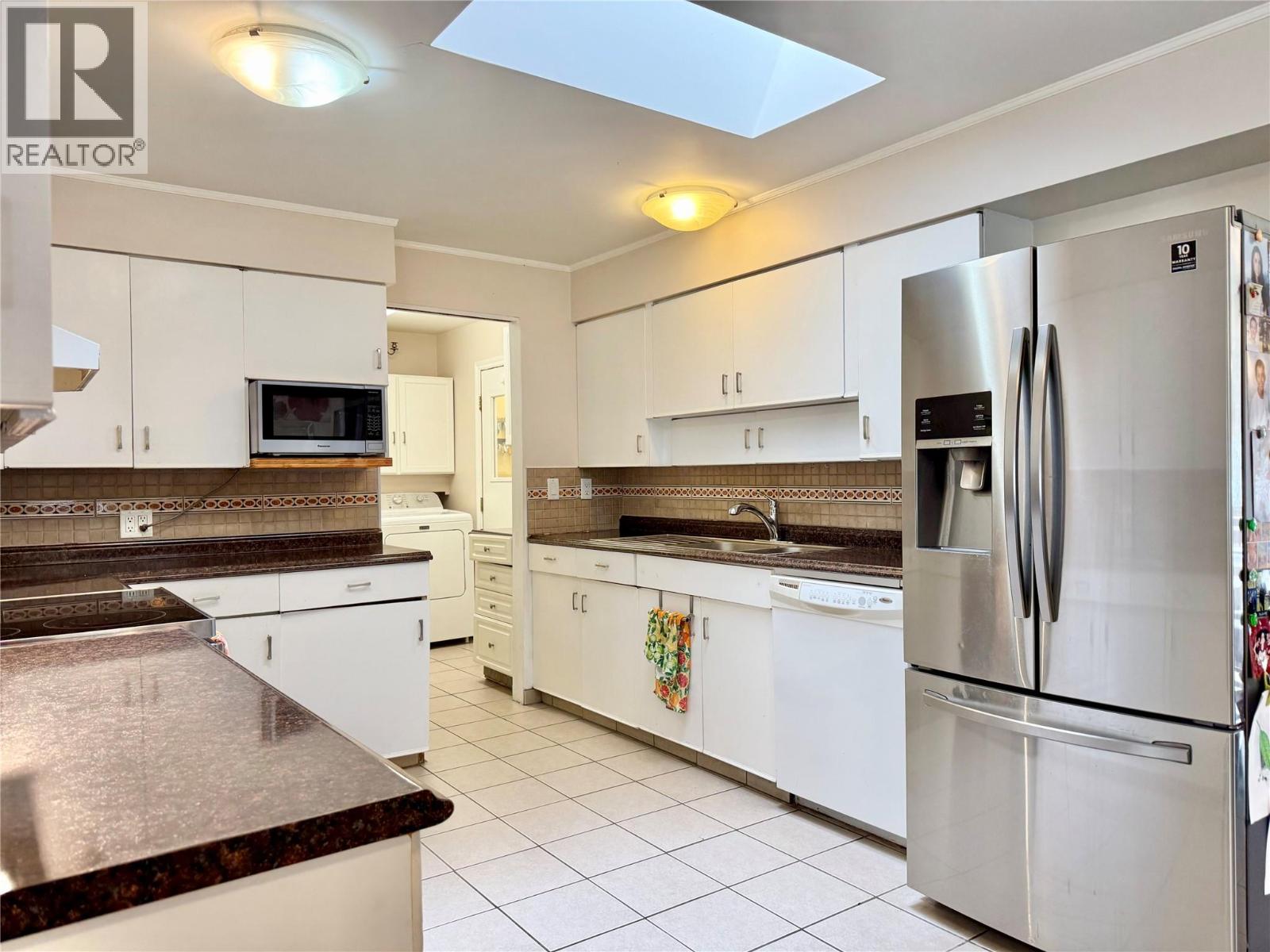 61 KINGSLEY Road — photo 9
