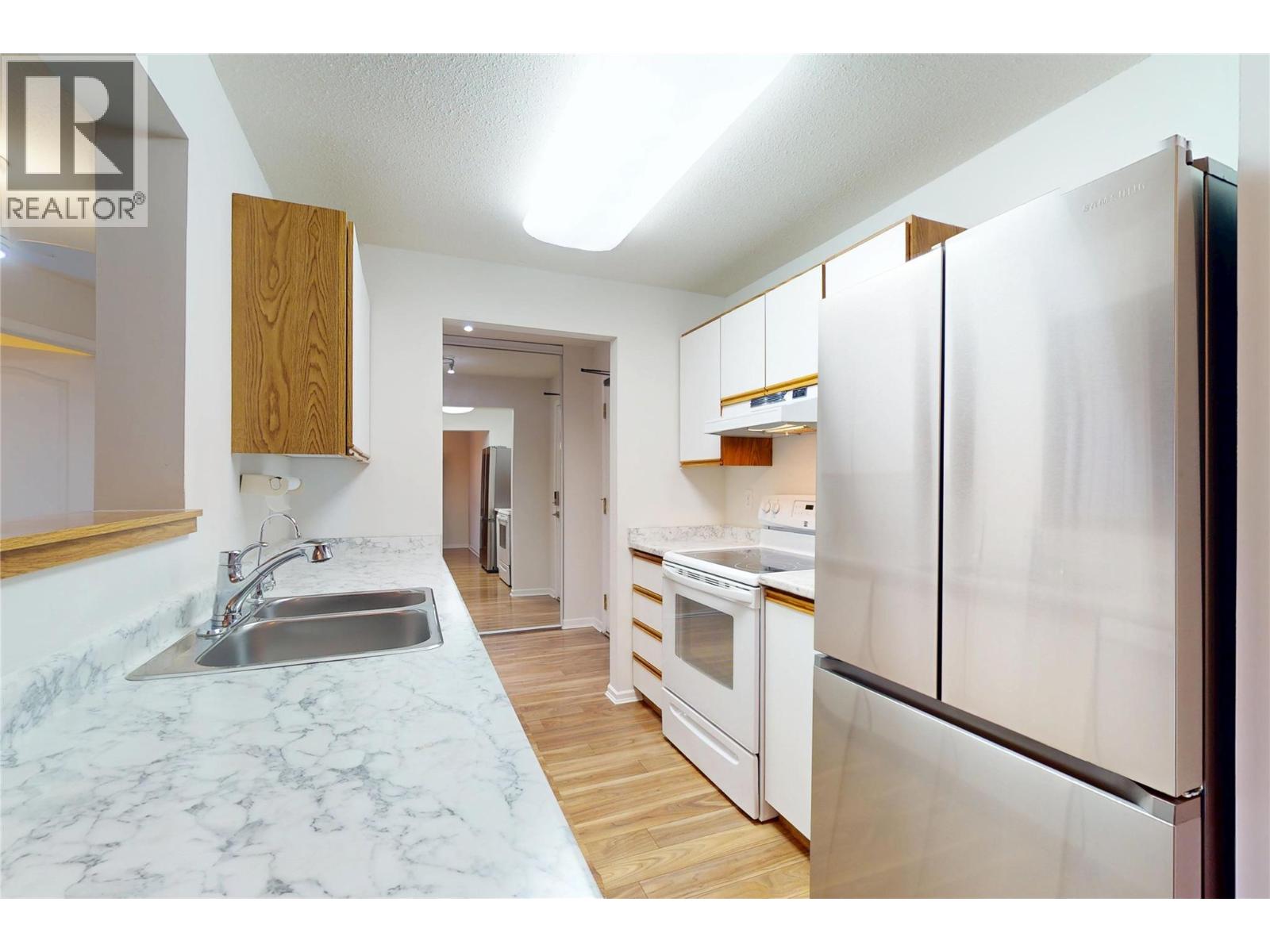 201 780 Houghton Road, Kelowna