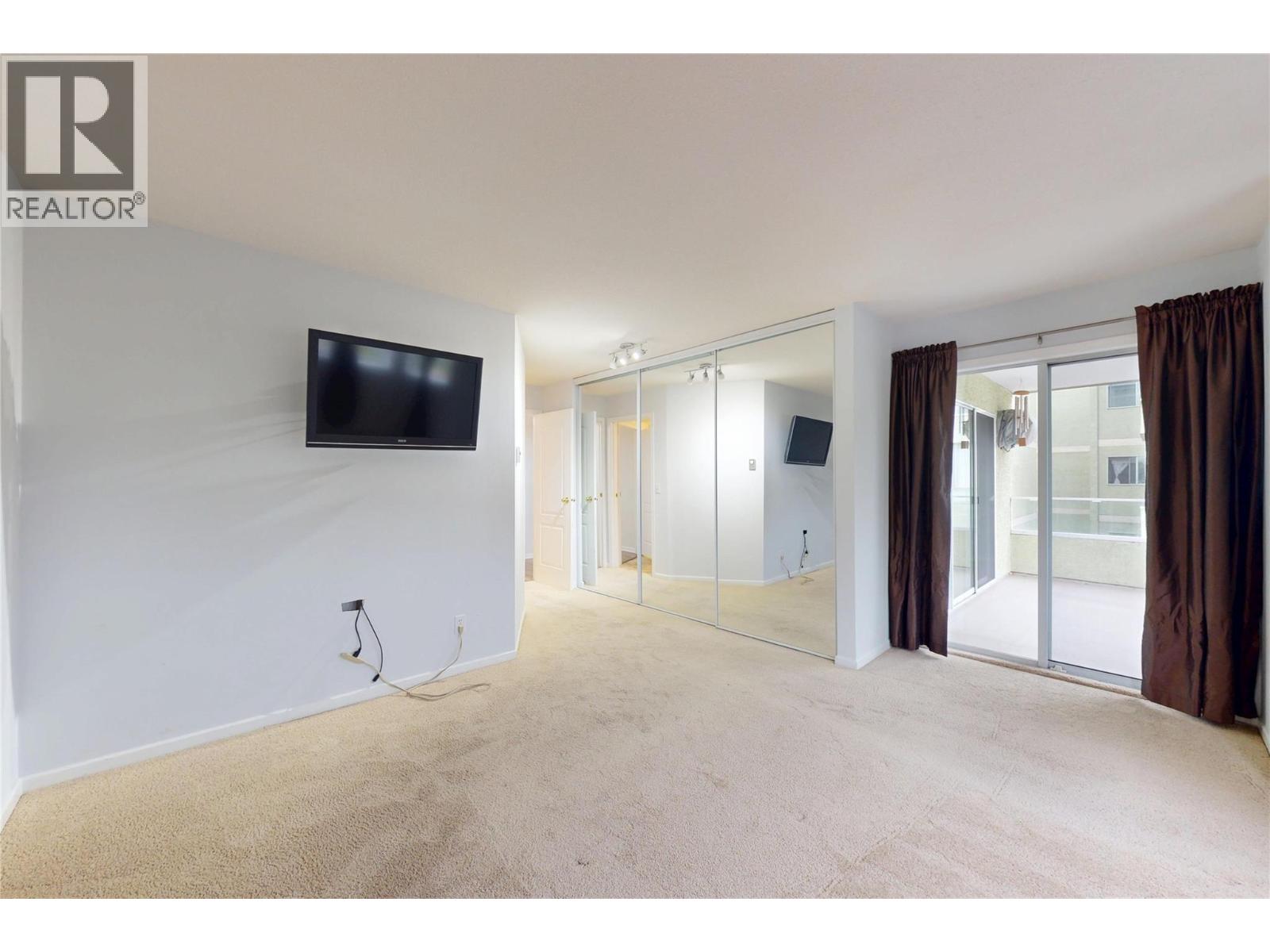 201 780 Houghton Road, Kelowna