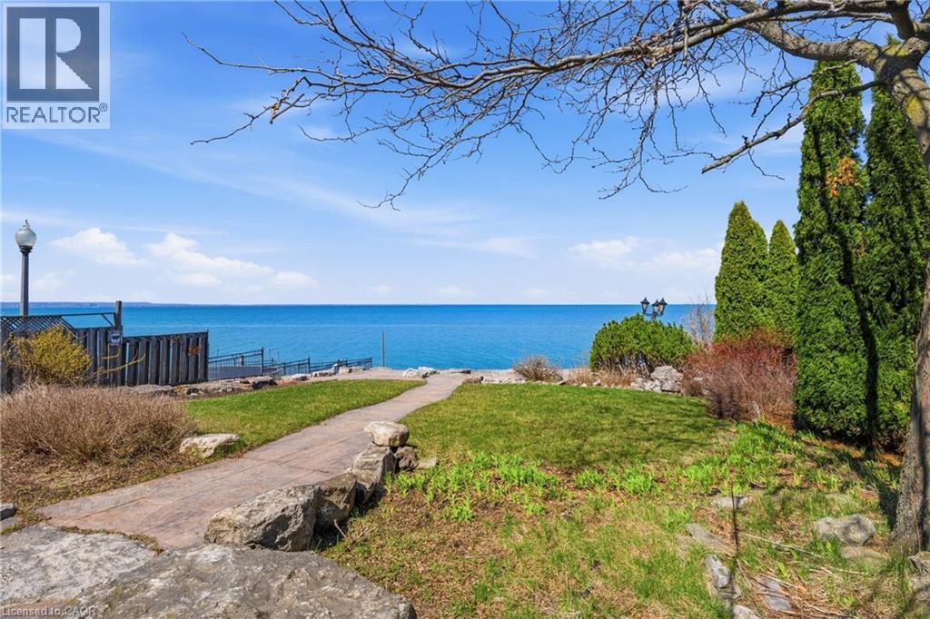 4 LAKESIDE DRIVE - 33