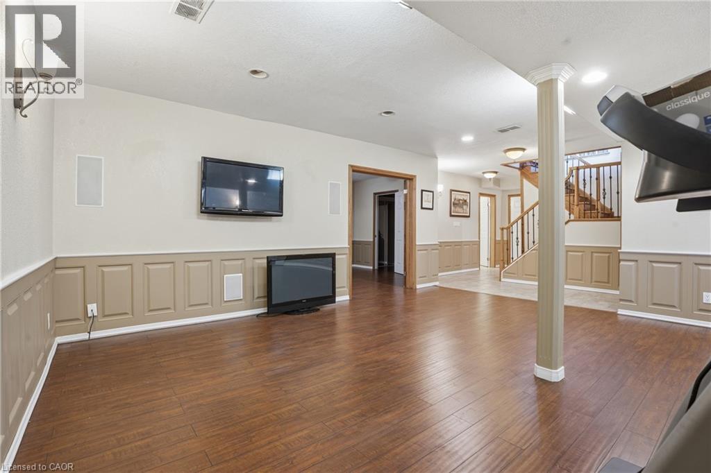 4 LAKESIDE DRIVE - 28