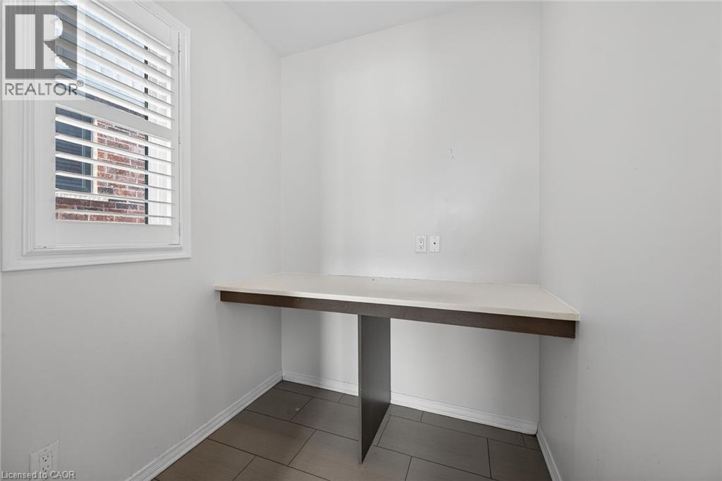 17 LARRY CRESCENT - 15