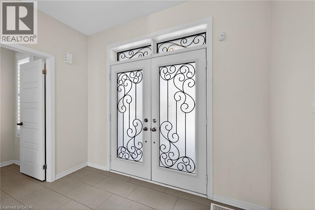 17 LARRY CRESCENT - 3