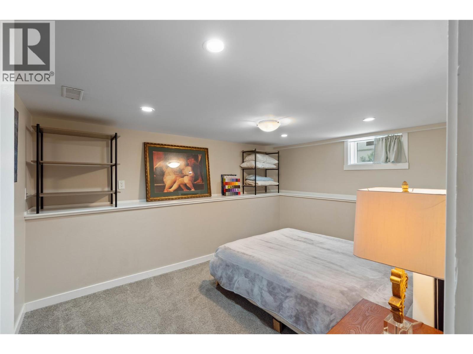 1054 DOMINION STREET - 16