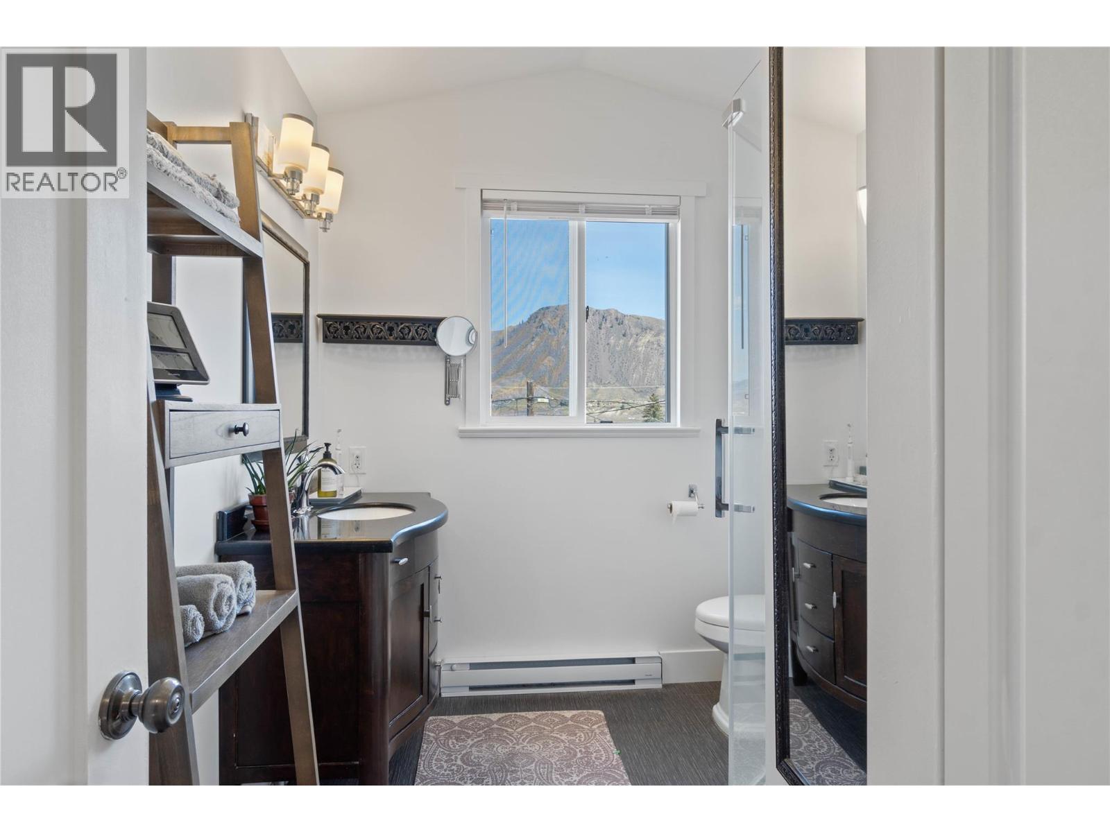 1054 DOMINION STREET - 15