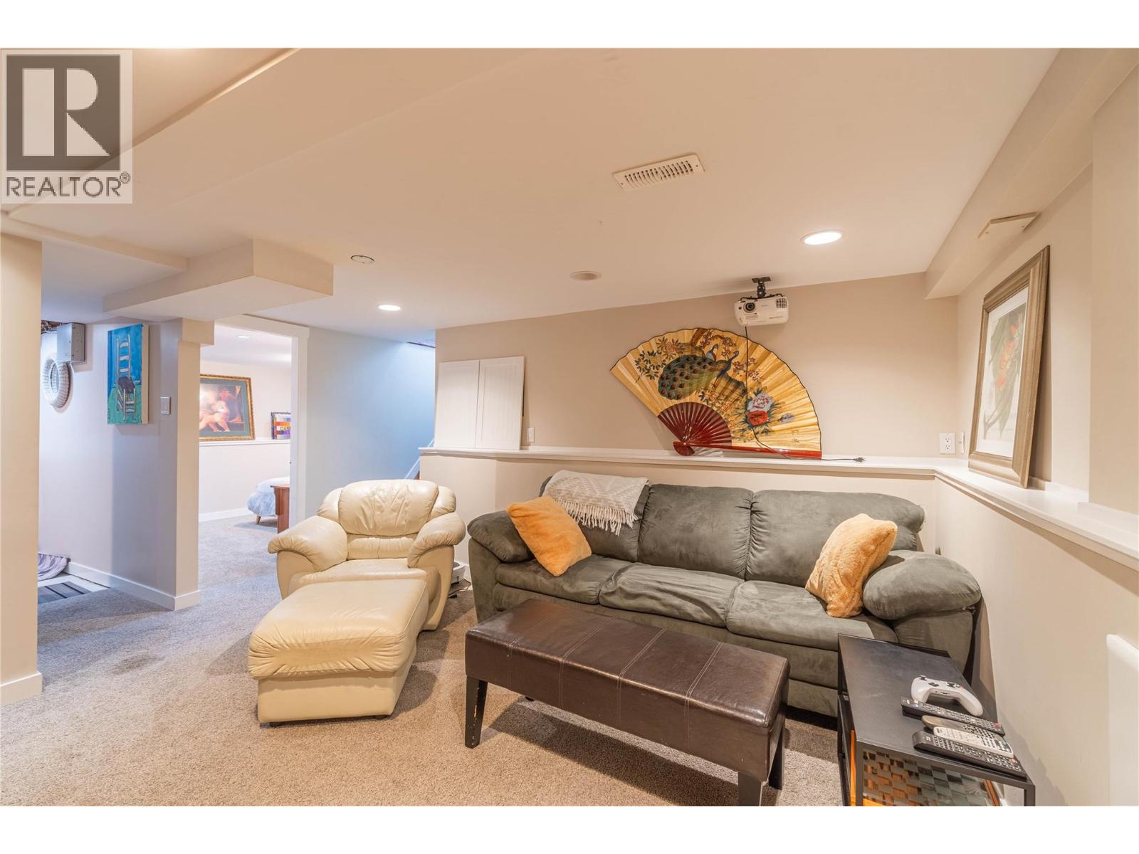 1054 DOMINION STREET - 17