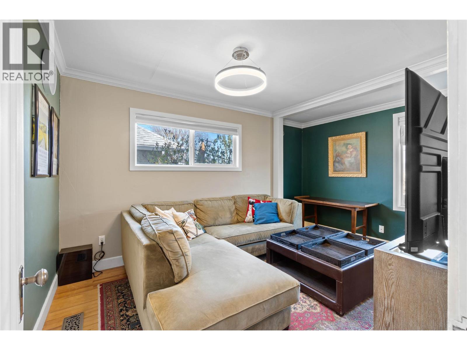 1054 DOMINION STREET - 10