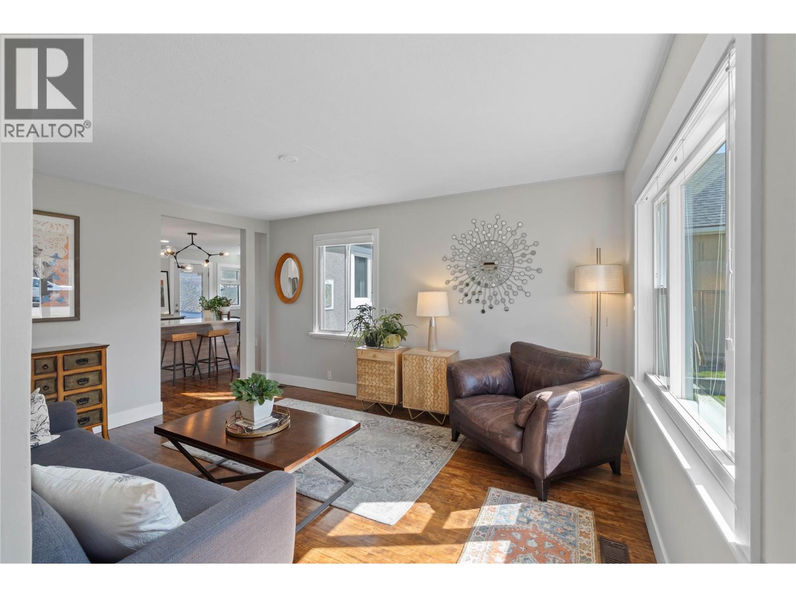 1054 DOMINION STREET - 7