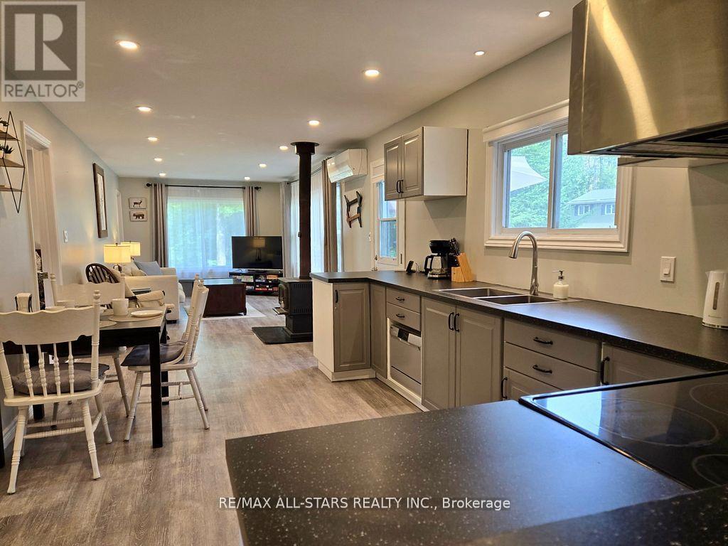 47 KENNEDY DRIVE - 4