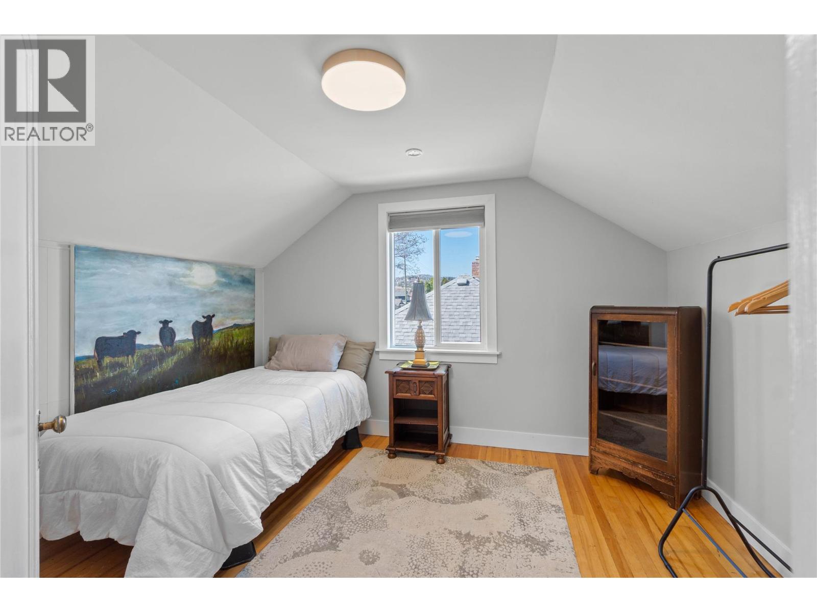 1054 DOMINION STREET - 14