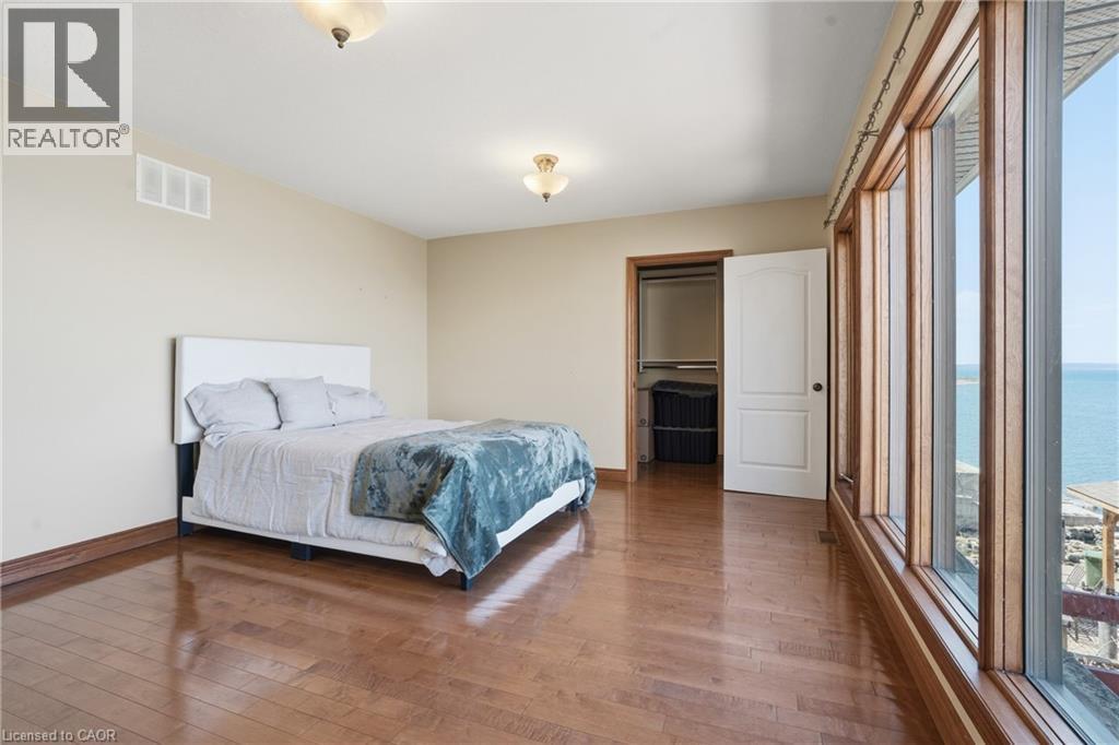 4 LAKESIDE DRIVE - 23