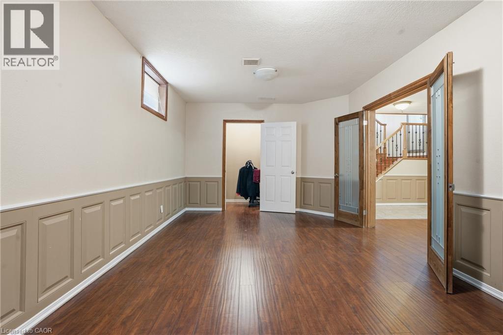 4 LAKESIDE DRIVE - 30