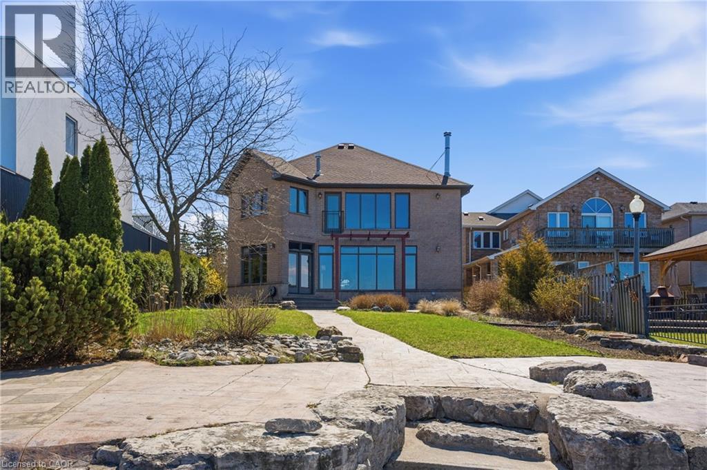 4 LAKESIDE DRIVE - 32