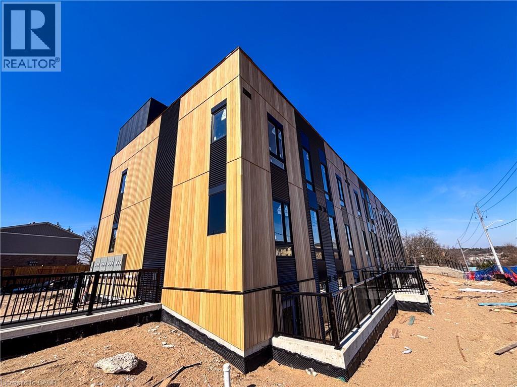 854 DOON VILLAGE Road Unit# 6, Kitchener, Ontario, N2P1A3 — Photo 12