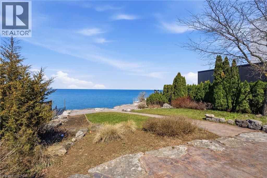 4 LAKESIDE DRIVE - 35