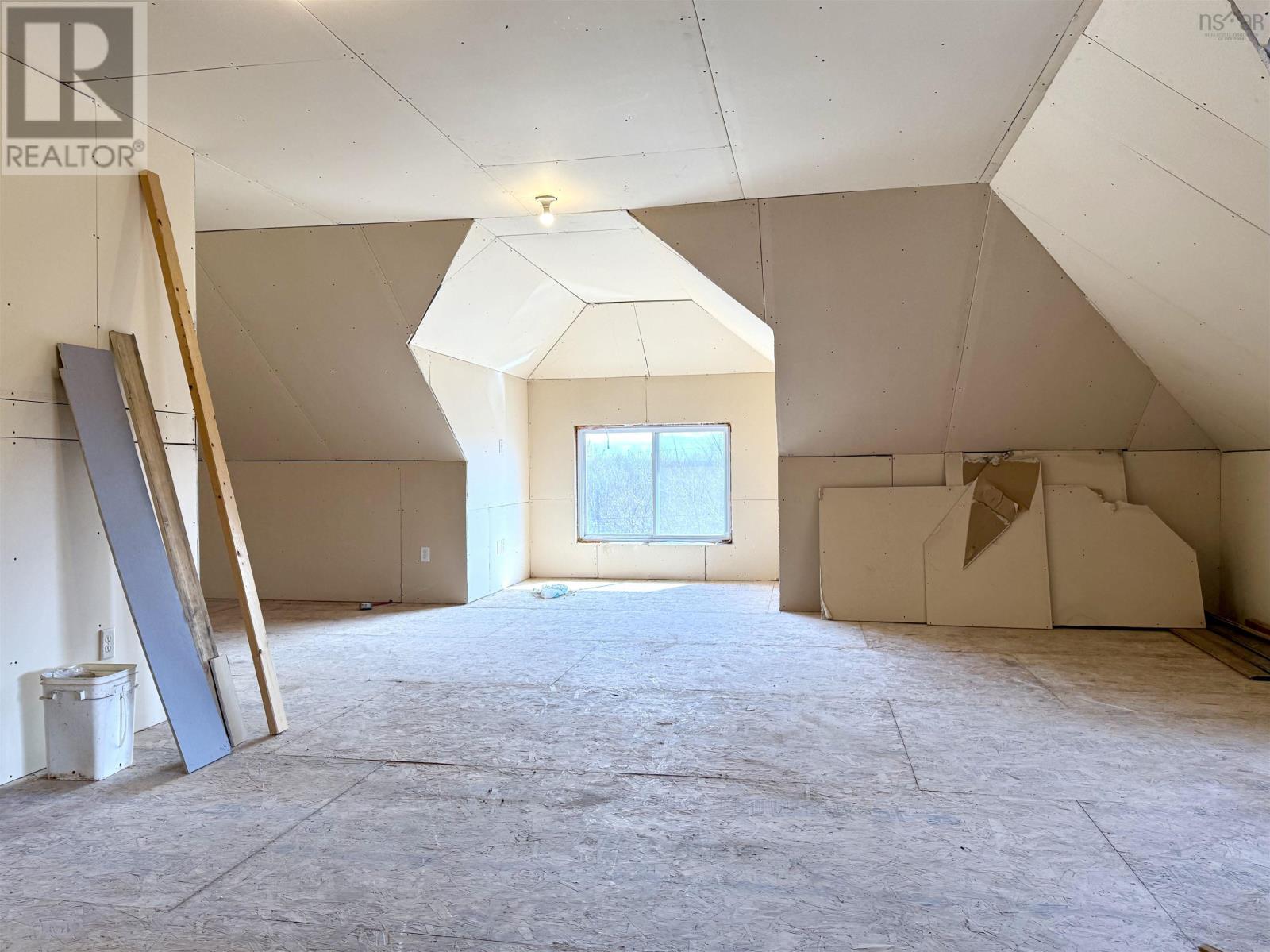 Property 21 of 50 of 3080 Highway 302