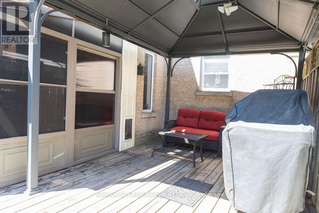 232 THORNE DRIVE Property Photo