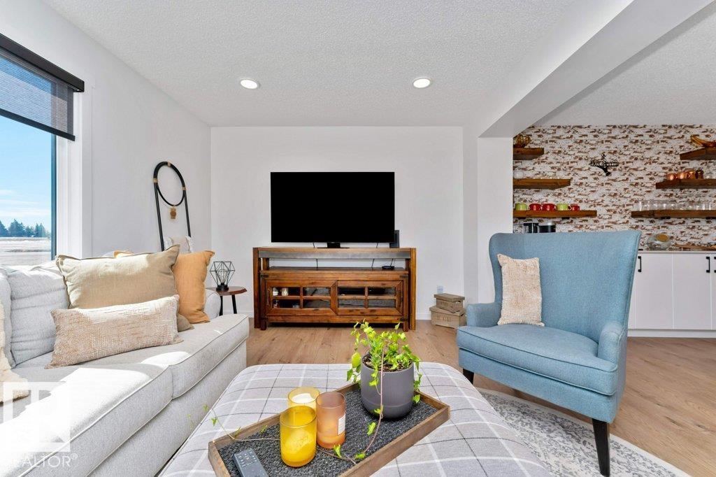 1269 MCLEOD AV, Spruce Grove