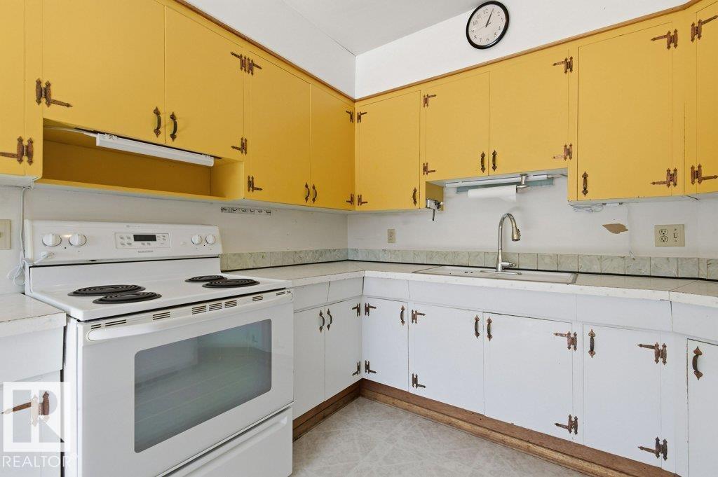 10459 66 AV NW - 15